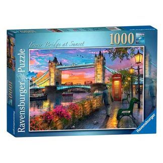 1000 Tower Bridge al Atardecer