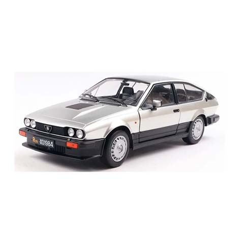 Alfa Romeo GTV6 1984 1:18 Plateado
